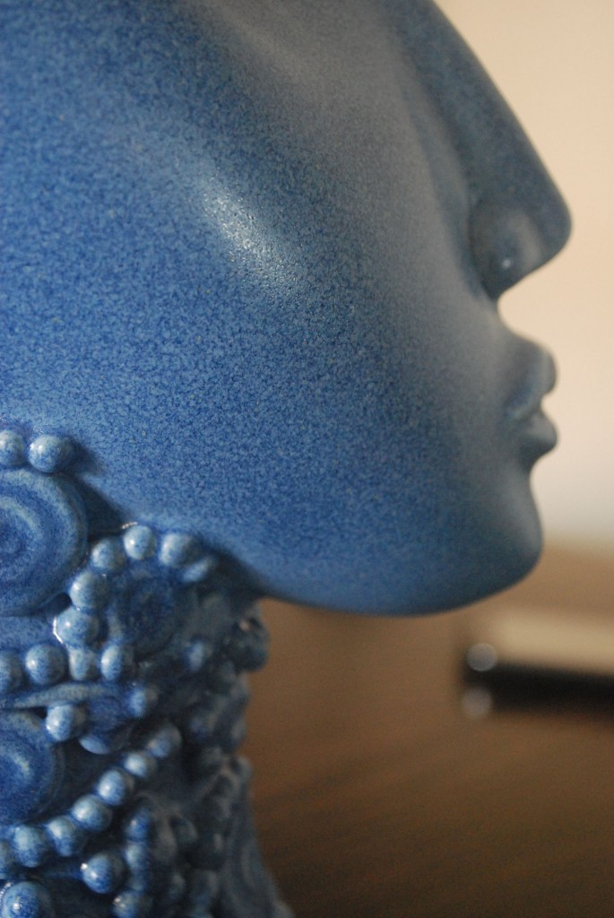 Blue bust in ceramic 